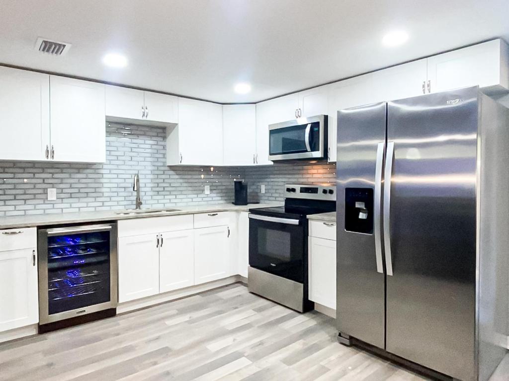 Sarasota Modern, Spacious, Comfy, Queen Beds, Backyard Rental Экстерьер фото