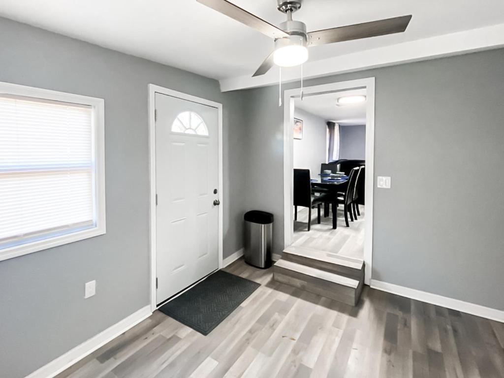 Sarasota Modern, Spacious, Comfy, Queen Beds, Backyard Rental Экстерьер фото