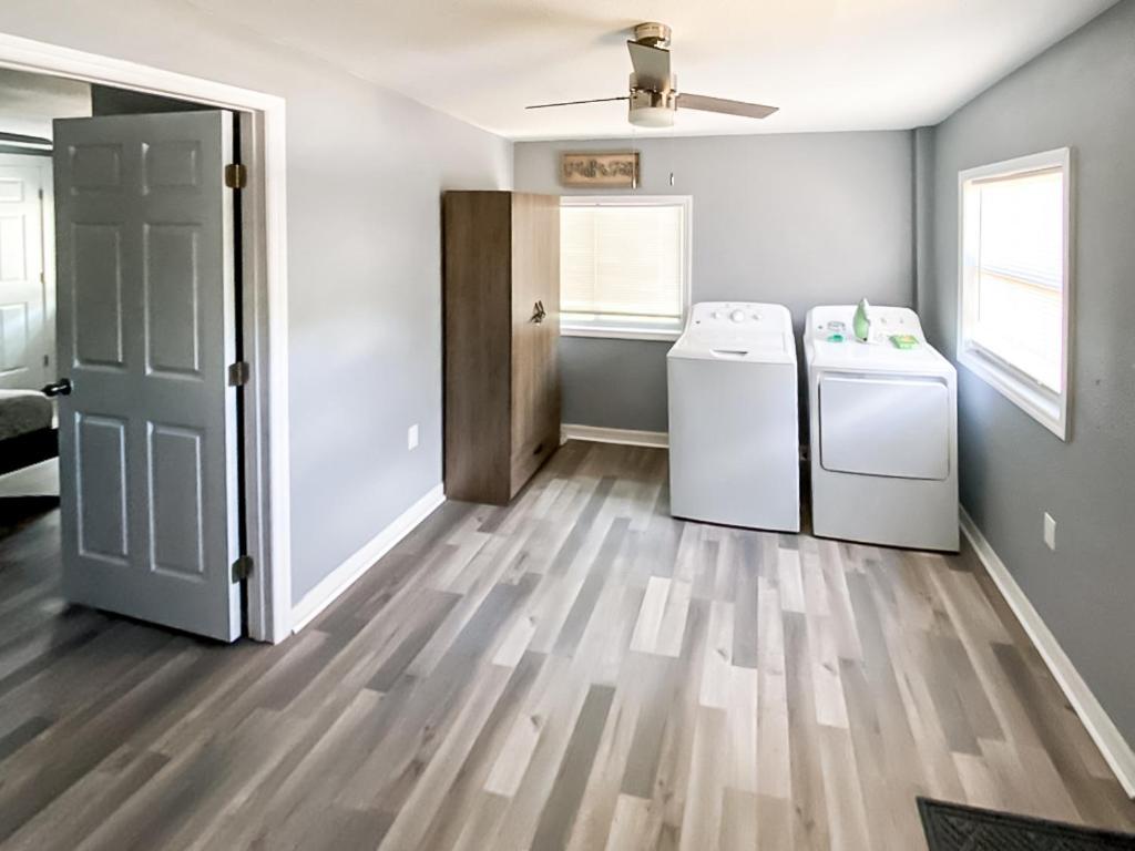 Sarasota Modern, Spacious, Comfy, Queen Beds, Backyard Rental Экстерьер фото