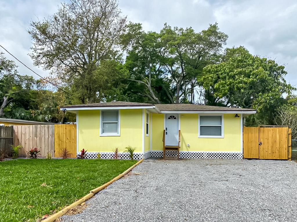 Sarasota Modern, Spacious, Comfy, Queen Beds, Backyard Rental Экстерьер фото